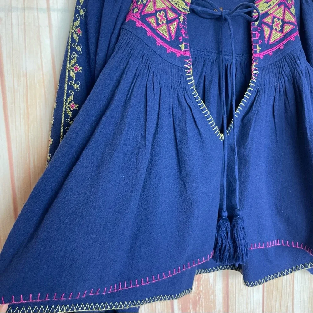 Free People Navy and Pink Embroidered Cropped Blouse (S/M) - Picture 6 of 11